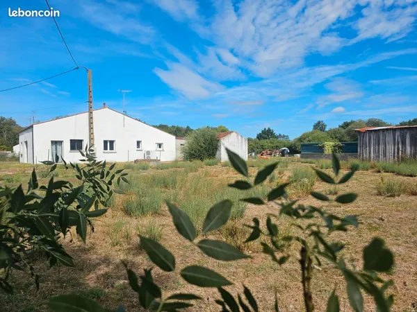 Maison rénovée avec extension récente - La Garnache