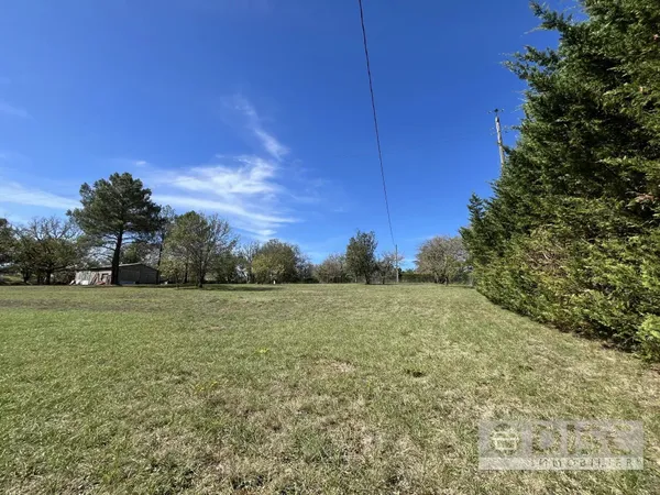 TERRAIN CONSTRUCTIBLE - 2 456 m² - PROCHE CAHORS (46)