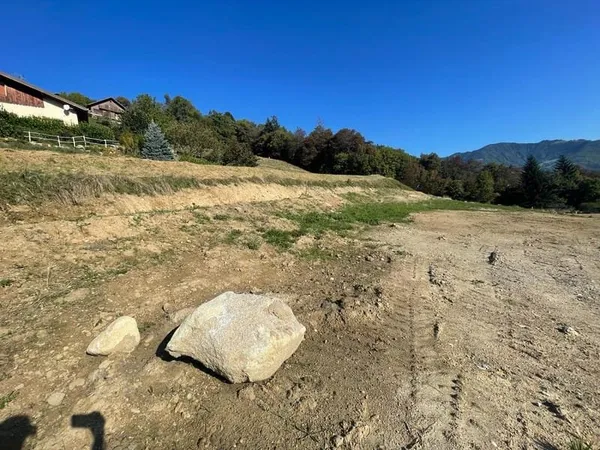 Terrain viabilisé - 708m2