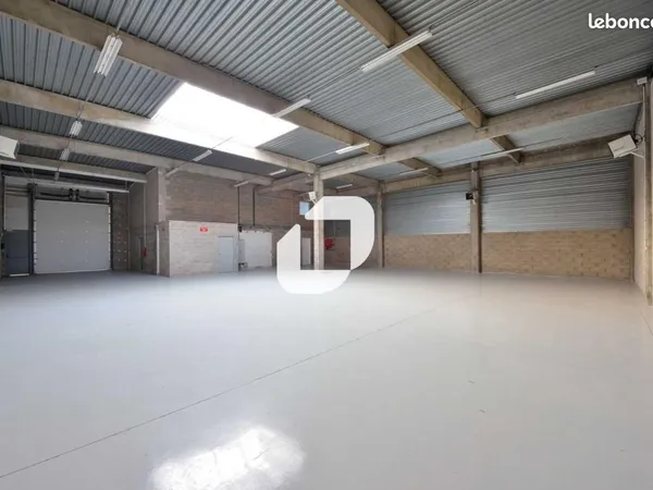 Local d'activité 771 m²