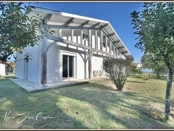 Maison Landaise à vendre 6 pièces de 155 m² MAGESCQ (40) avec piscine et photovoltaïques