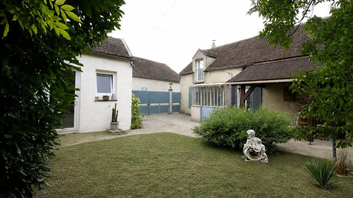 Photo 1