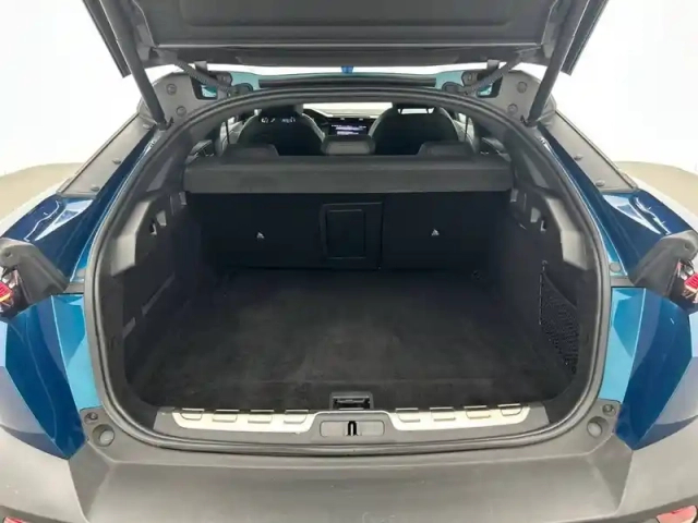 Peugeot 408 phev 225 e-eat8 — photo 6