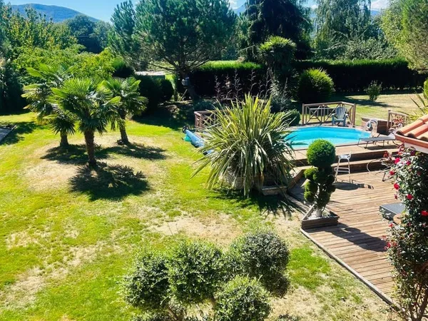 Maison 7 pièces 257 m²