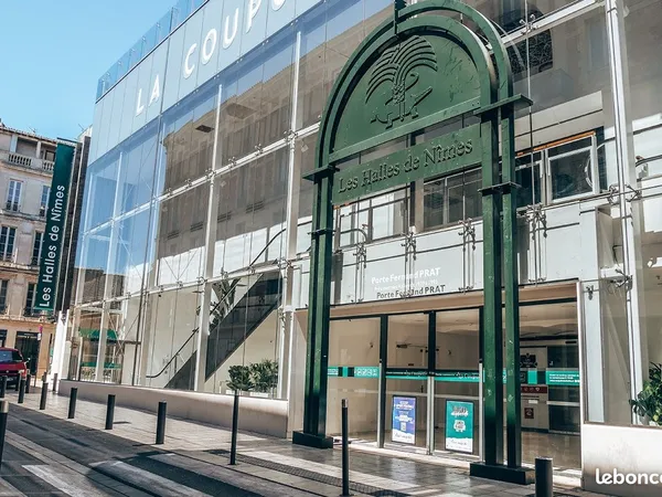 Boutique 18 m² Nîmes