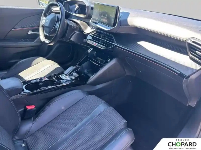 Peugeot 2008 electrique 136 ch — photo 13