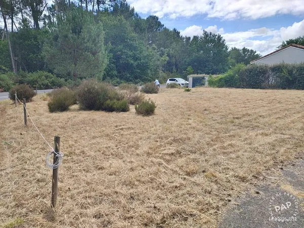 Terrain 691 m²
