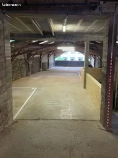 Morlaix centre-ville - Parking sécurisé + box - accès 24h/24 - site privé