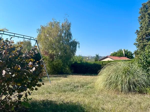 Terrain de 713 m² - Sainte-Foy-lès-Lyon