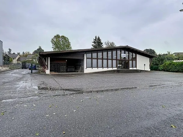 Local commercial 800 m²