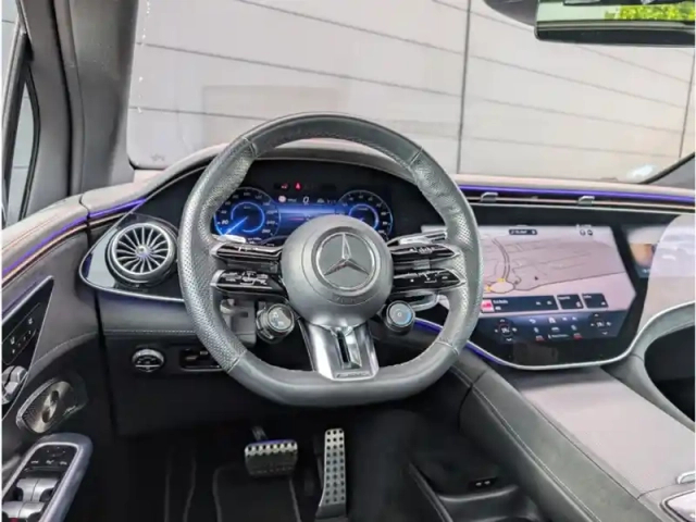 Mercedes Eqe 43 4matic amg — photo 12