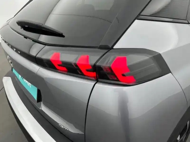 Peugeot 2008 puretech 130 s&amp;s bvm6 — photo 17