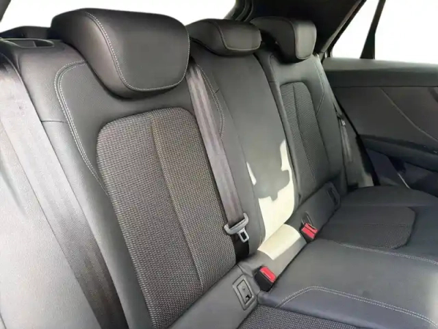 Audi Q2 35 tfsi 150 s tronic 7 — photo 10