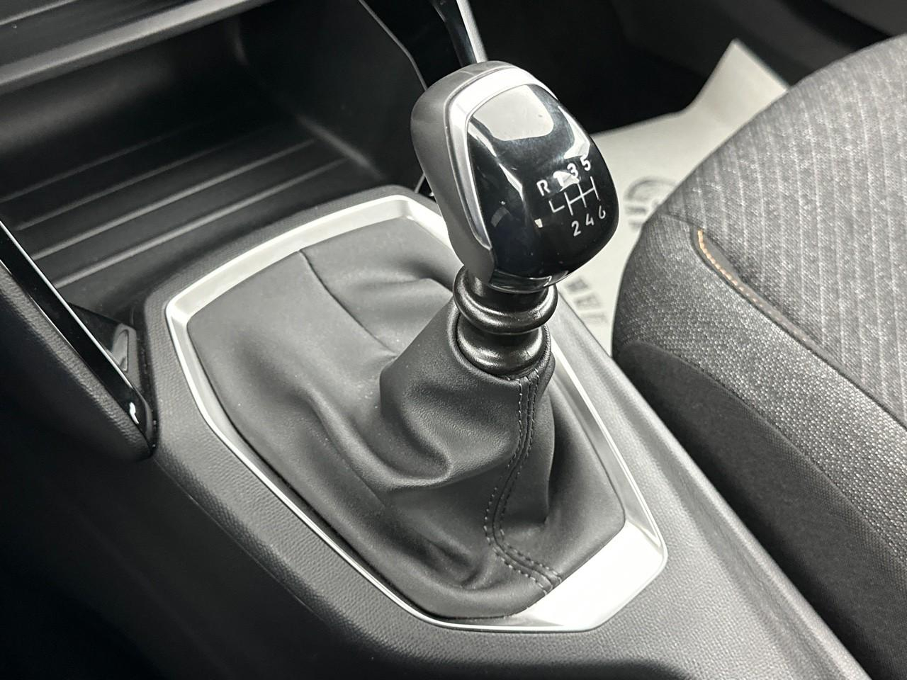 Peugeot 2008 100 s&s bvm6 style — photo 29