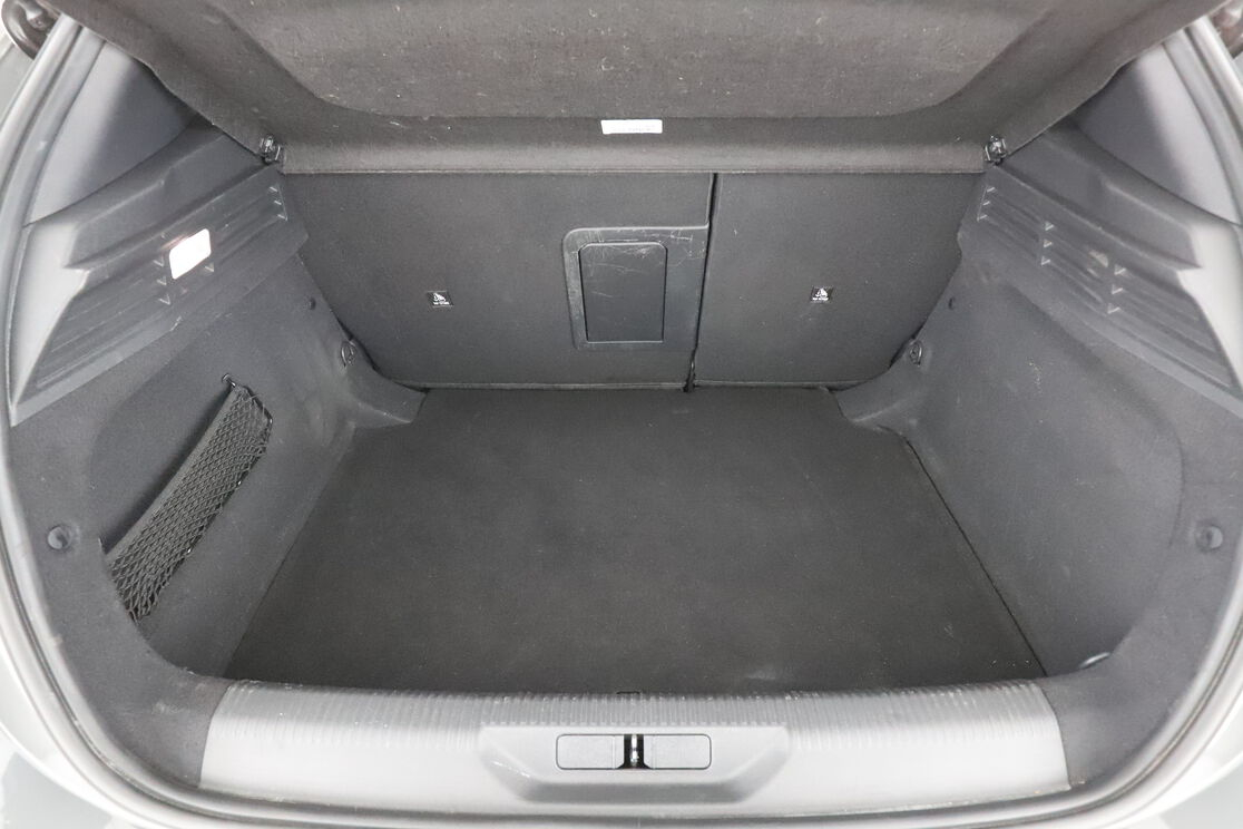 Peugeot 308 1.5 Blue-HDi GT EAT8 — photo 16
