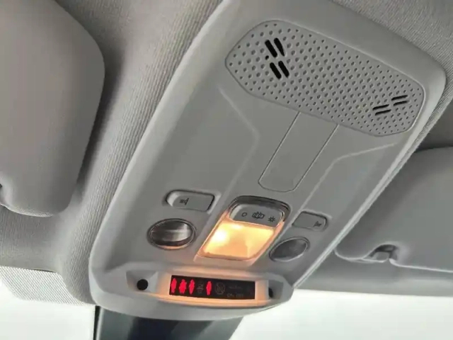 Peugeot 208 puretech 75 s&amp;s bvm5 — photo 93