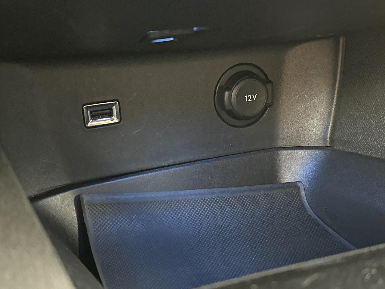 Peugeot 3008 hybrid 225 e-eat8 gt — photo 27