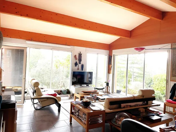 Vue et très bel environnement pour cette maison à Dieulefit