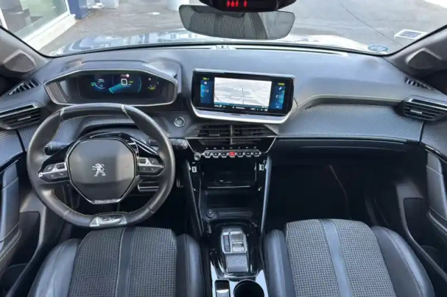 Peugeot 208 electrique 50 kwh 136ch — photo 17