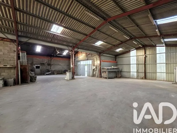 Local commercial 1 pièce 760 m²
