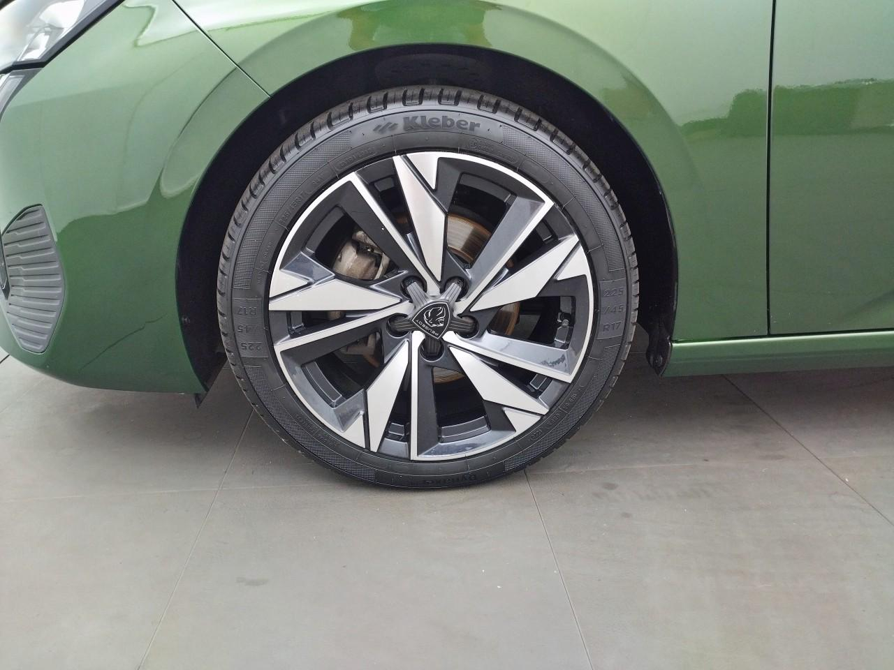 Peugeot 308 puretech 130ch s&s eat8 allure — photo 28