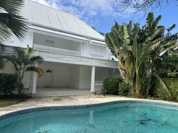 À LOUER VILLA T6 - SAINT-PIERRE