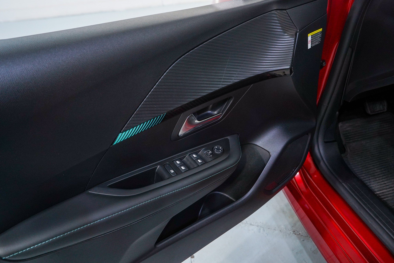 Peugeot 208 — photo 16
