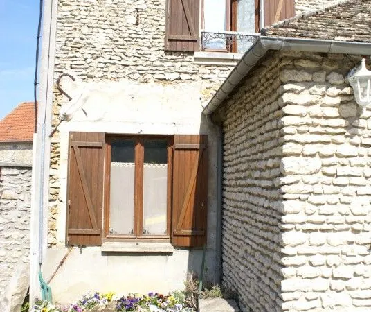 Studio 20m2 à Gressey avec jardin