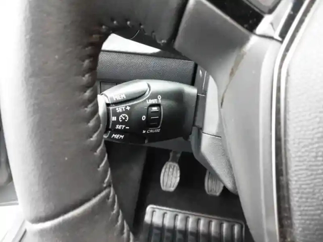Peugeot 208 puretech 75 s&amp;s bvm5 — photo 48