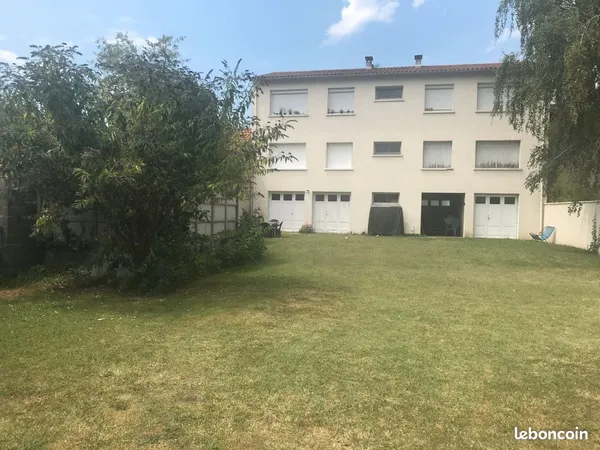 Appartement à louer avec jardin et garage voie verte