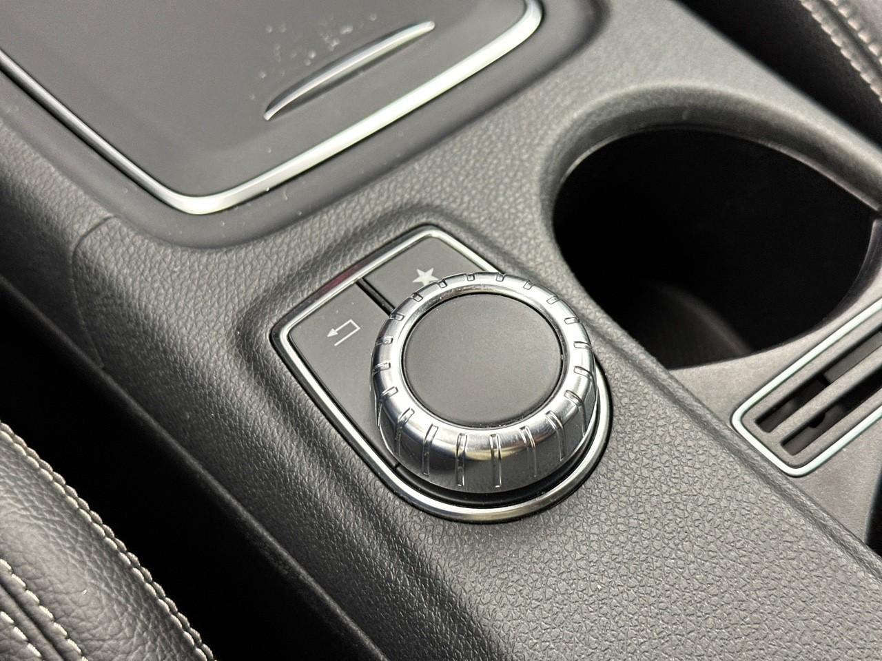 Mercedes Gla 180 sensation 7-g dct a — photo 31