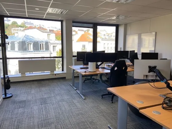 Bureaux occupés à vendre de 513 m² en excellent état avec belle vue sur Paris
