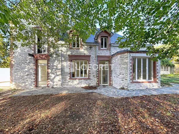 Maison Malestroit 8 pièce(s) 200 m2