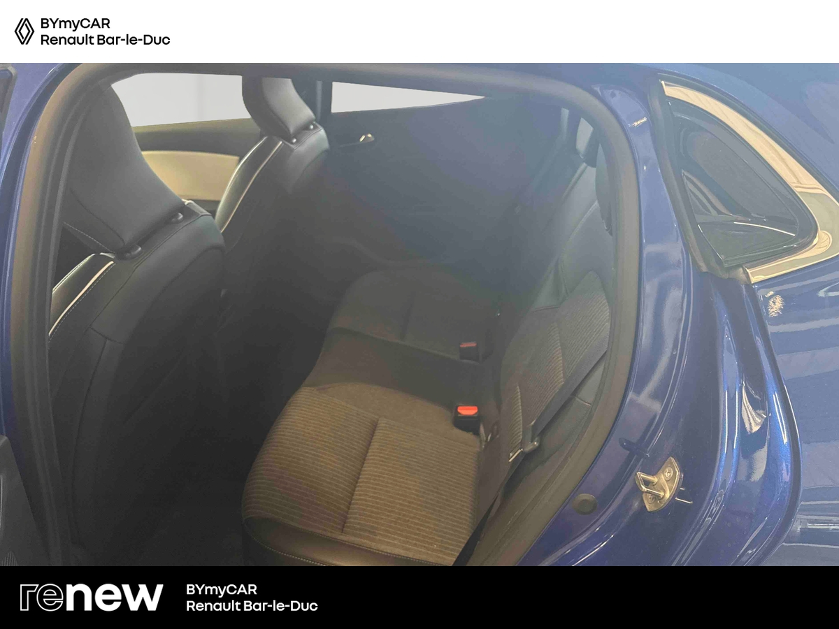 Renault Clio TCe 90 — photo 12