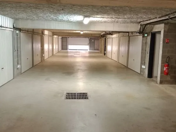Garage box 13 m2