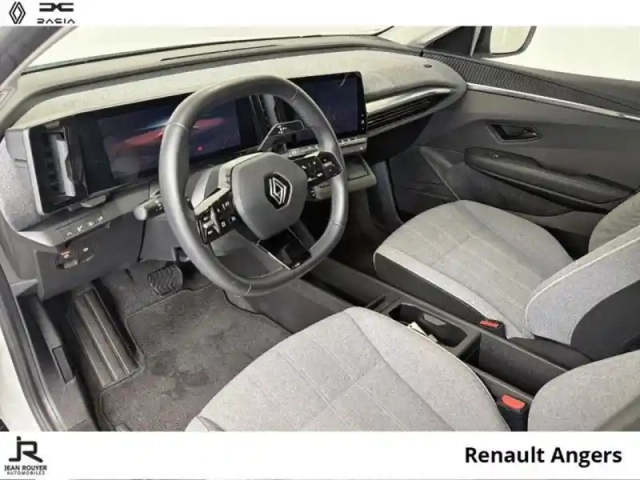 Renault Megane e-tech electric ev40 130ch equilibre standard charge — photo 7