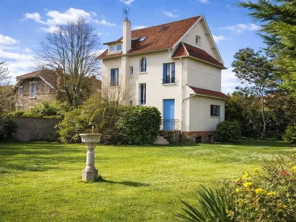 Maison 8 pièces 170 m²