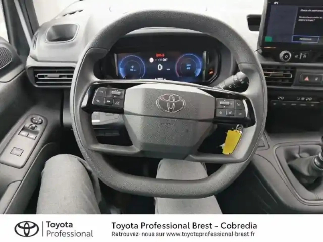 Toyota Proace city medium 100 d-4d start mc24 — photo 9