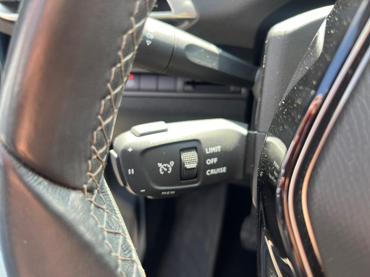 Peugeot 5008 puretech 130ch s&s bvm6 allure pack — photo 12