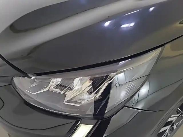 Peugeot 208 puretech 100 s&amp;s eat8 — photo 13