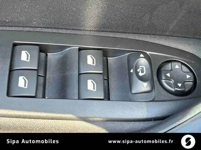 Peugeot 2008 puretech 110ch s&amp;s eat6 — photo 24