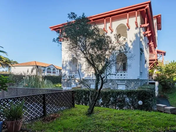 Saint-Jean-de-Luz-dans une villa néo-basque investissement