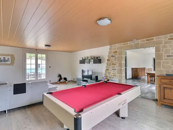 Maison 8 pièces 202 m²