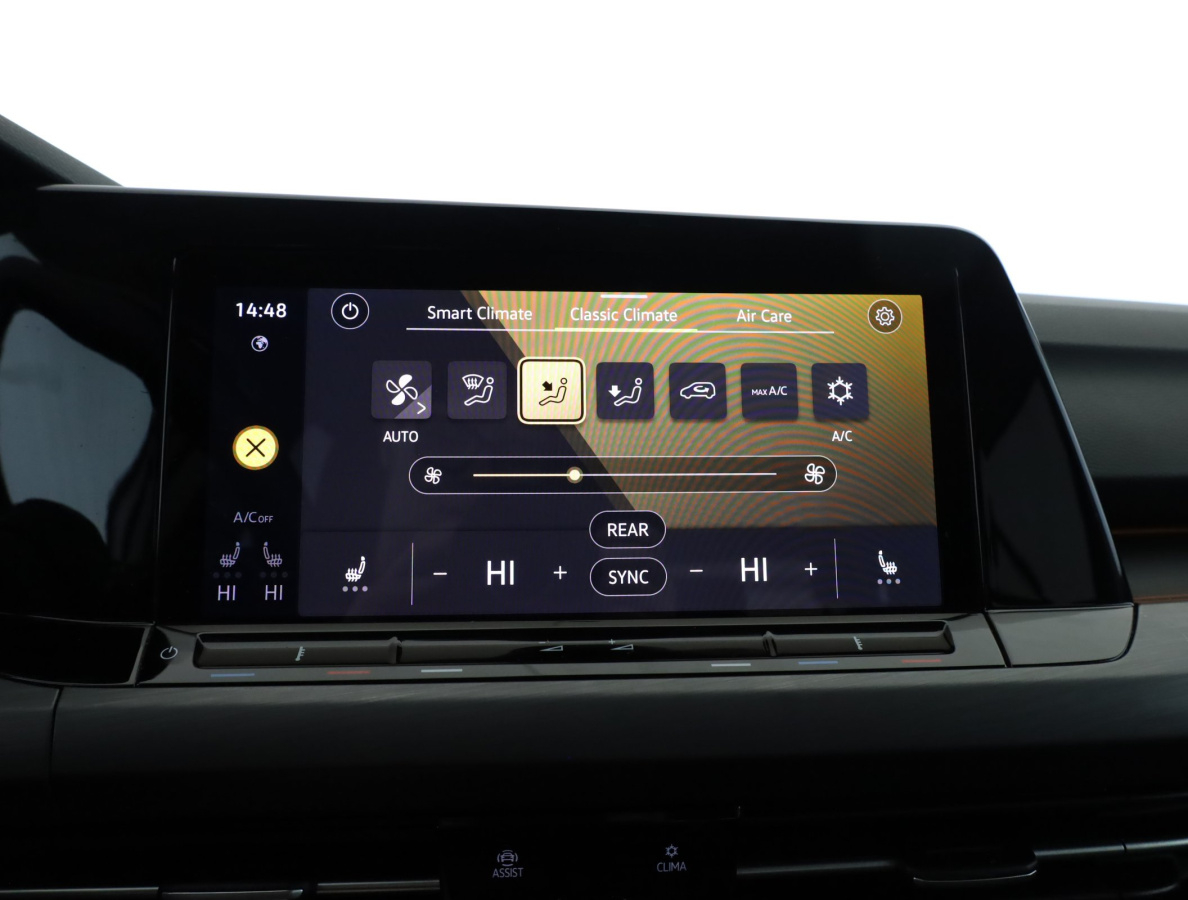 Volkswagen Golf 8 — photo 16