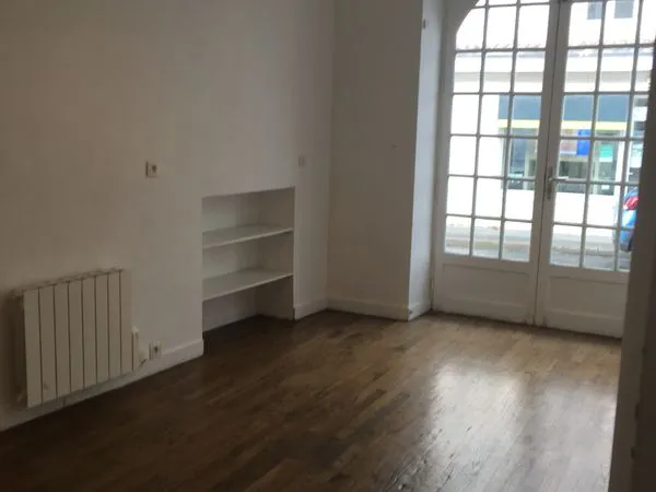 Local professionnel / appartement