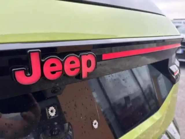 Jeep Compass 1.6 turbo t4 225ch e-hybrid plug-in first edition bvr7 — photo 13