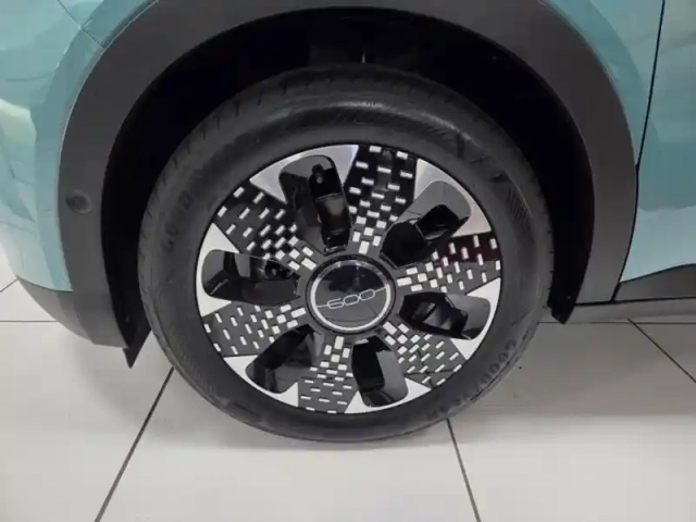 Fiat 600 e 156ch 54kwh la prima — photo 7