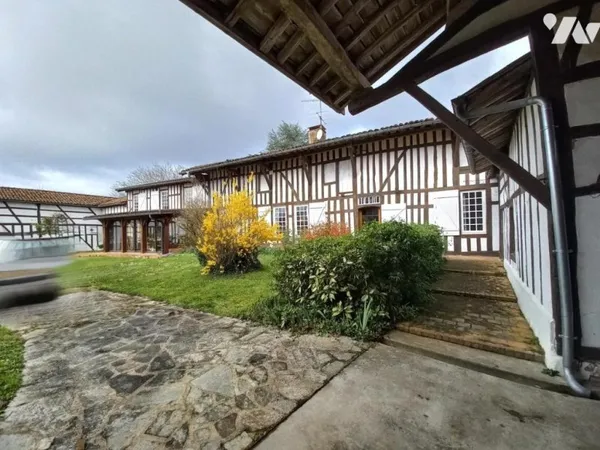 Maison 232 m²