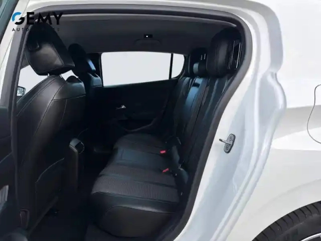 Peugeot 308 phev 180 e-eat8 — photo 10
