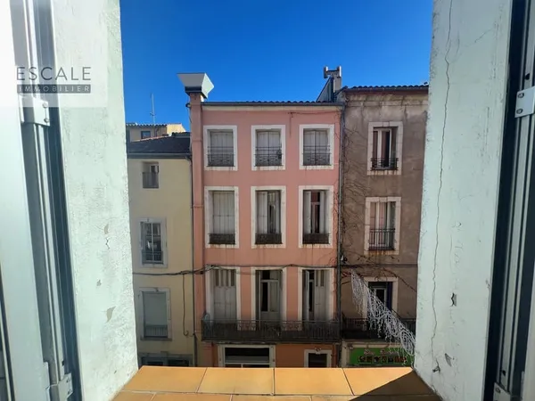 Vente Grand Type 2 A Deux Pas De La Place De La Mairie A Sete